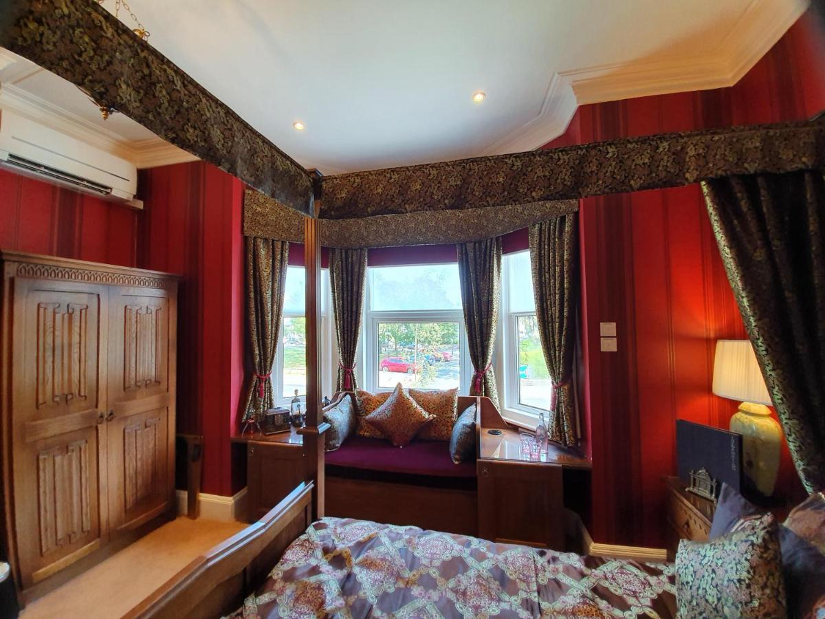 Tower Bed & Breakfast 4*